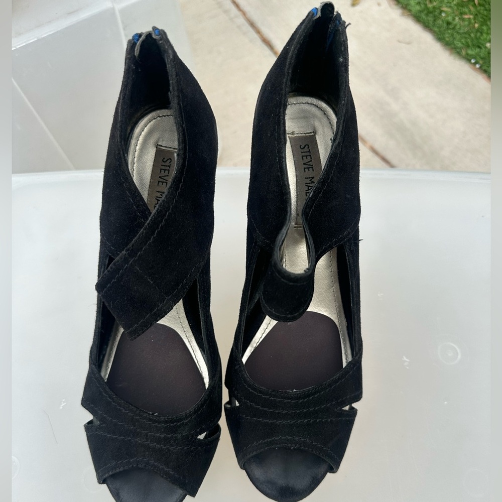 Steve Madden open toe pump